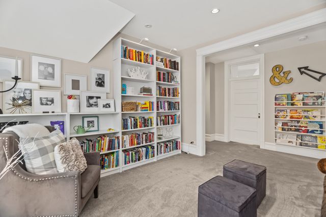 1735 Asbury Avenue, Evanston, IL 60201