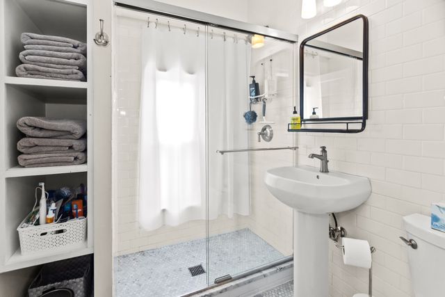 1735 Asbury Avenue, Evanston, IL 60201