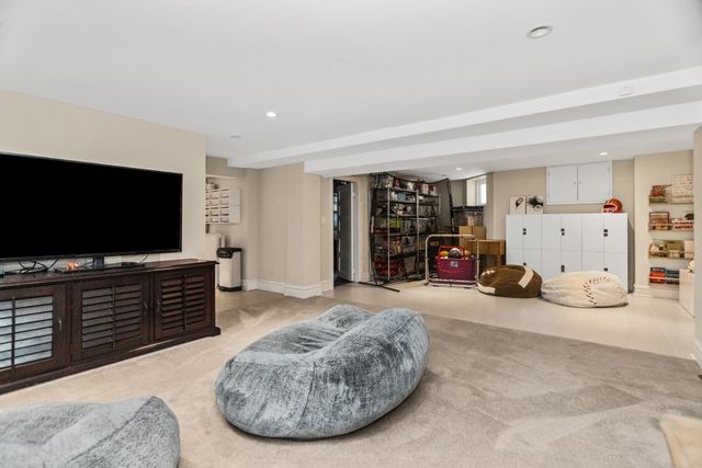 1735 Asbury Avenue, Evanston, IL 60201