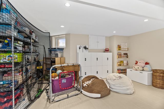 1735 Asbury Avenue, Evanston, IL 60201