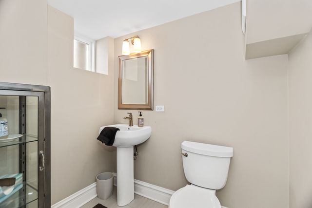 1735 Asbury Avenue, Evanston, IL 60201