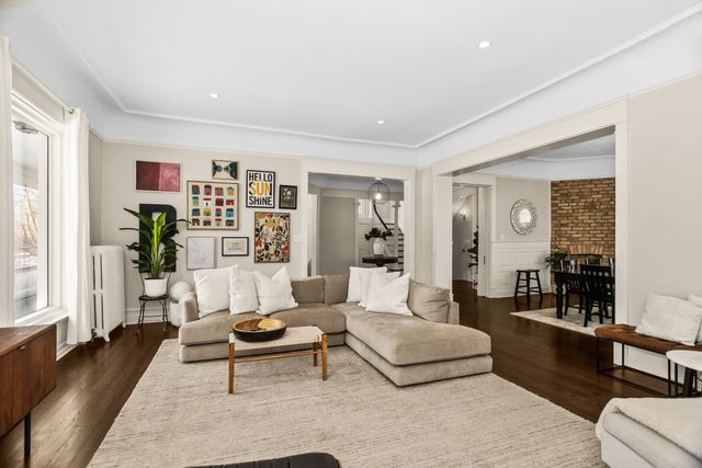 1735 Asbury Avenue, Evanston, IL 60201