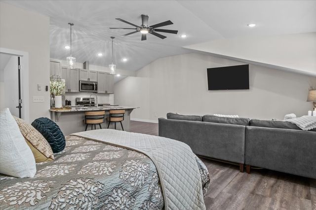 555 Parrish Ln, Mc Ewen, TN 37101
