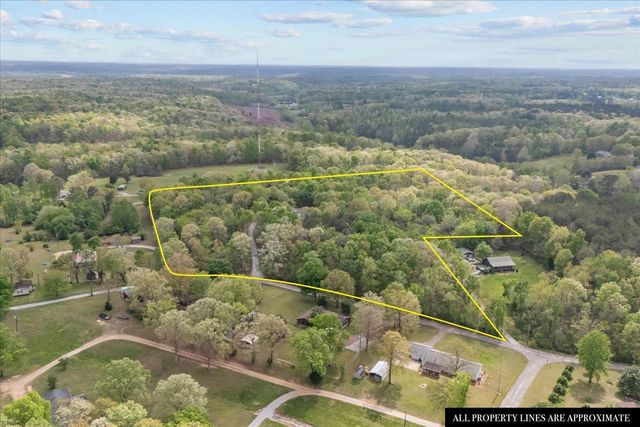 555 Parrish Ln, Mc Ewen, TN 37101