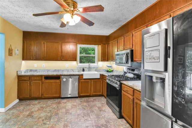 4933 Woodstream Lane NW, Acworth, GA 30102