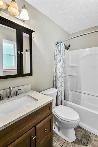 4933 Woodstream Lane NW, Acworth, GA 30102