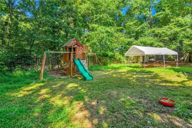 4933 Woodstream Lane NW, Acworth, GA 30102