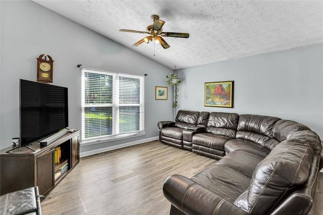 4933 Woodstream Lane NW, Acworth, GA 30102