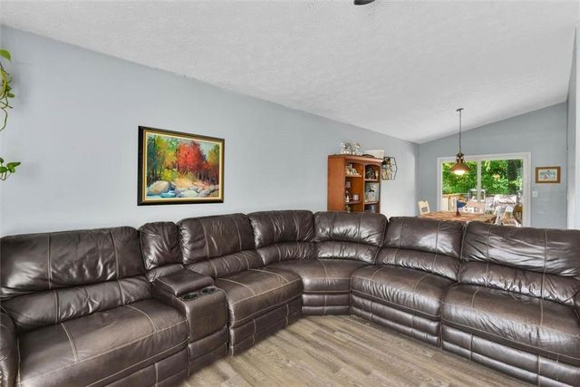 4933 Woodstream Lane NW, Acworth, GA 30102