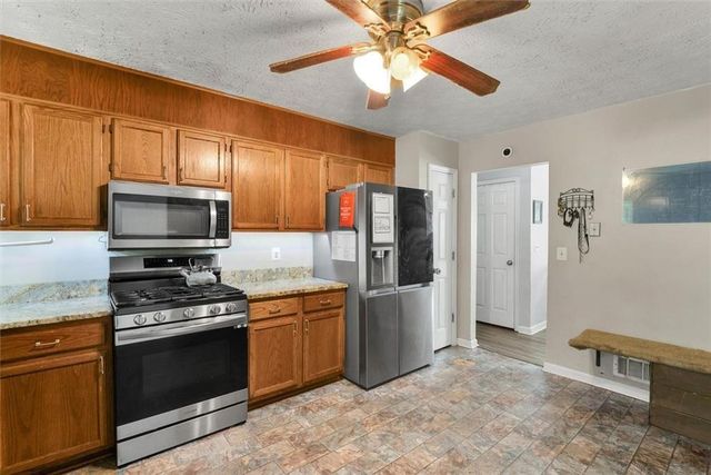 4933 Woodstream Lane NW, Acworth, GA 30102