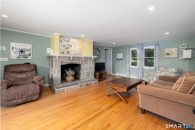 419 Horton Hill Road, Naugatuck, CT 06770