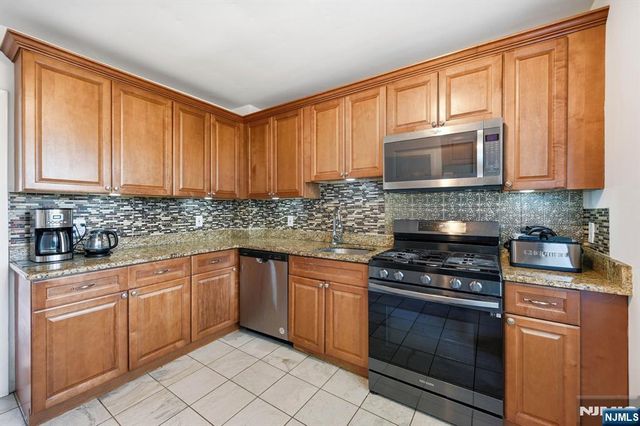 120 Johnson Avenue, Bergenfield, NJ 07621