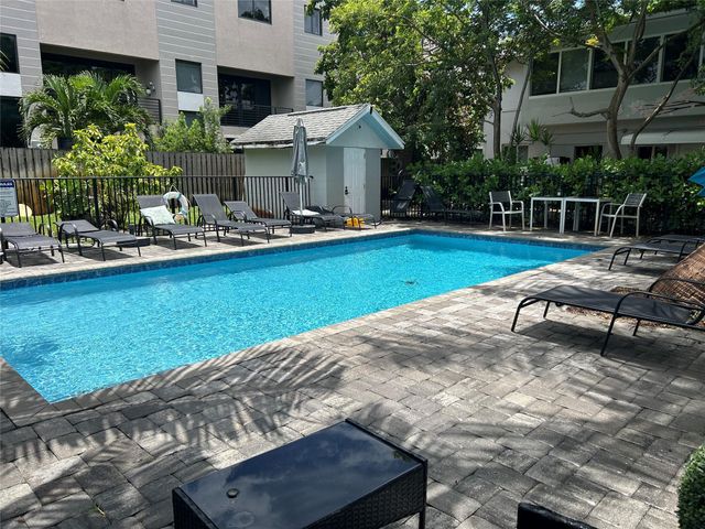 820 NE 17th Ave 7, Fort Lauderdale, FL 33304