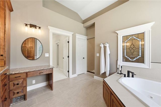 15614 Quail Ridge Drive, Smithville, MO 64089