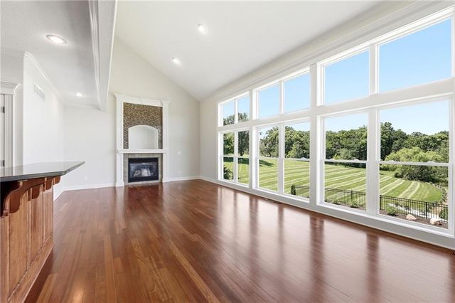 15614 Quail Ridge Drive, Smithville, MO 64089