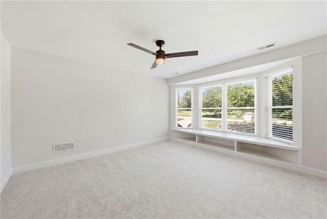 15614 Quail Ridge Drive, Smithville, MO 64089