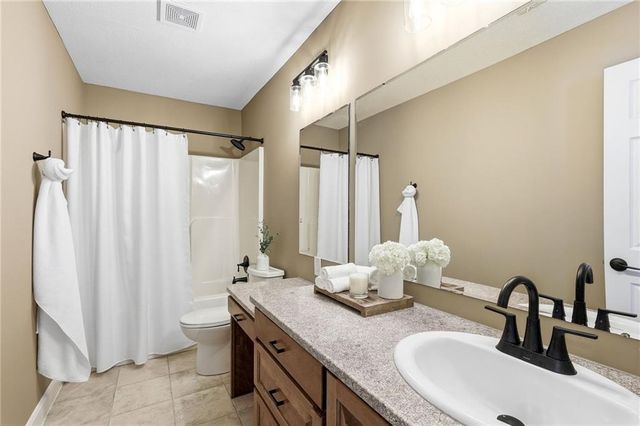 15614 Quail Ridge Drive, Smithville, MO 64089