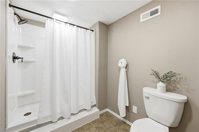 15614 Quail Ridge Drive, Smithville, MO 64089