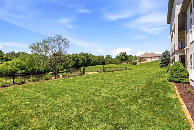 15614 Quail Ridge Drive, Smithville, MO 64089
