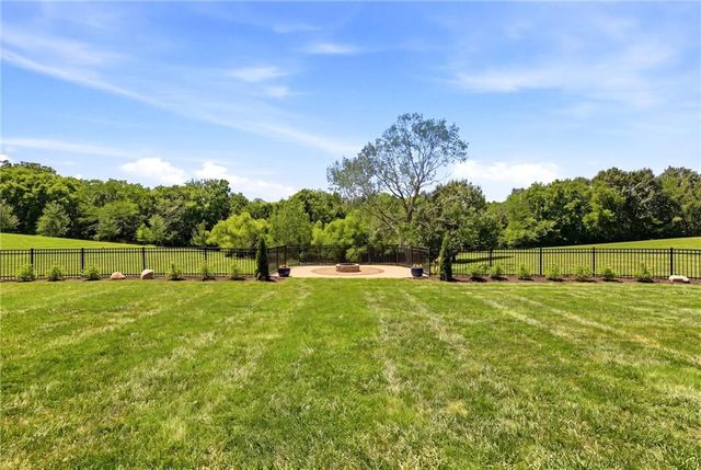 15614 Quail Ridge Drive, Smithville, MO 64089
