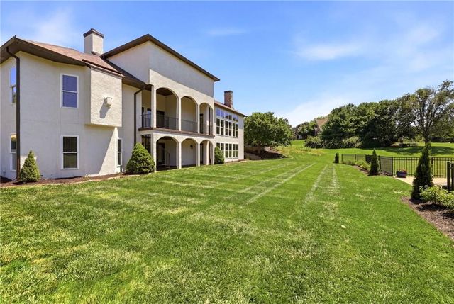 15614 Quail Ridge Drive, Smithville, MO 64089