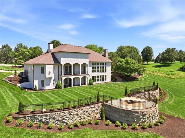 15614 Quail Ridge Drive, Smithville, MO 64089