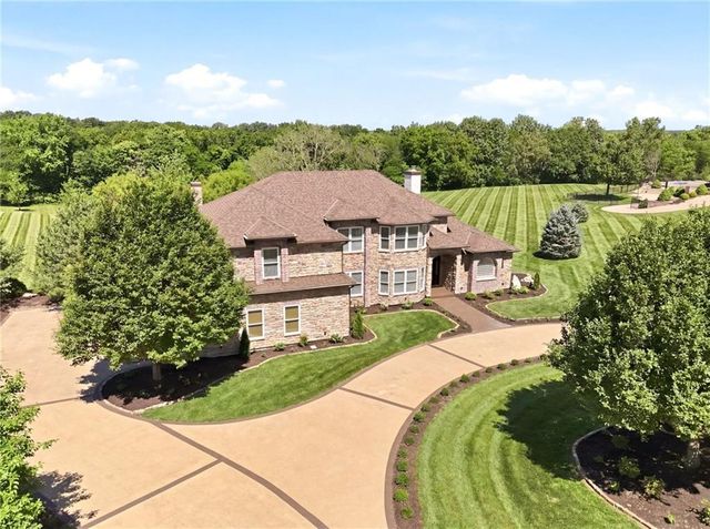 15614 Quail Ridge Drive, Smithville, MO 64089
