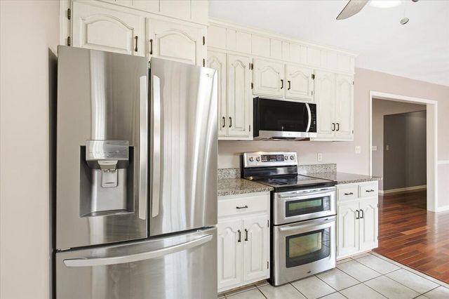 1653 Millwood DR, Salem, VA 24153