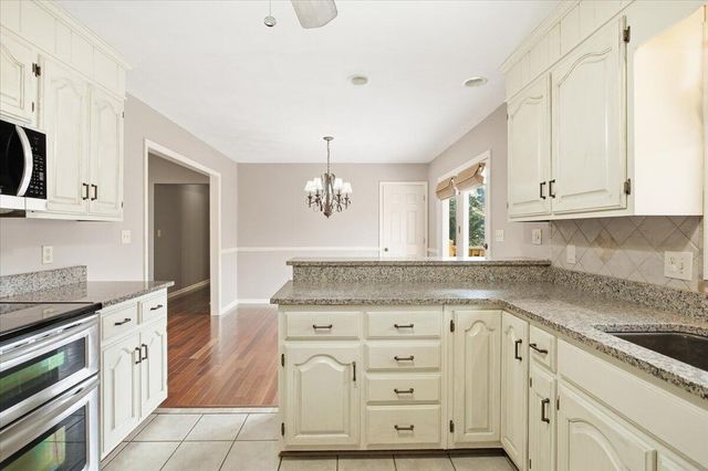 1653 Millwood DR, Salem, VA 24153