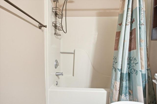 1653 Millwood DR, Salem, VA 24153