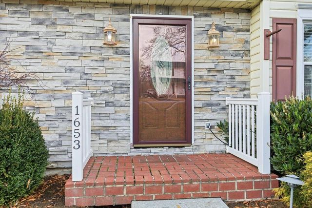 1653 Millwood DR, Salem, VA 24153