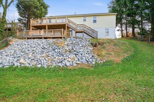 1653 Millwood DR, Salem, VA 24153