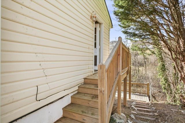 1653 Millwood DR, Salem, VA 24153