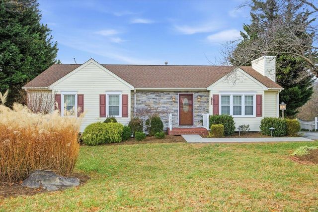 1653 Millwood DR, Salem, VA 24153