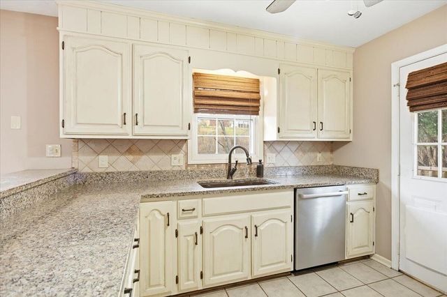 1653 Millwood DR, Salem, VA 24153