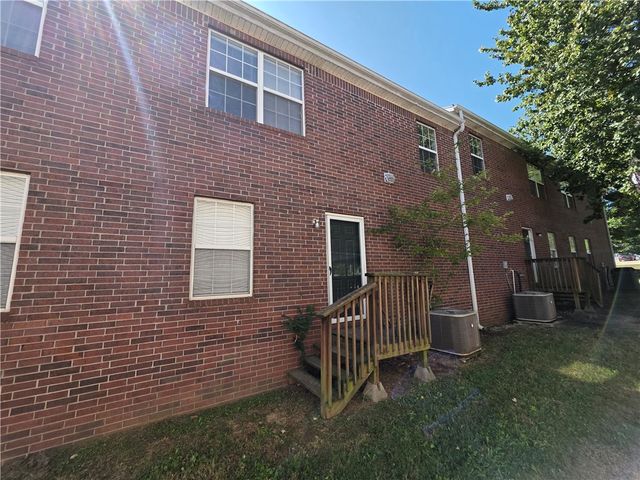 1460 W Junction Street 3, Fayetteville, AR 72701