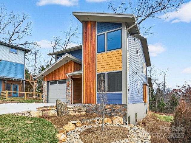 165 Abundance Run 8, Asheville, NC 28805