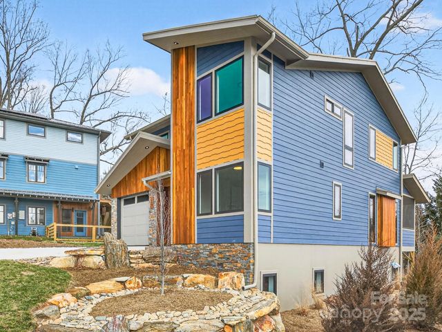 165 Abundance Run 8, Asheville, NC 28805