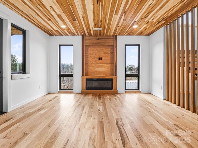 165 Abundance Run 8, Asheville, NC 28805