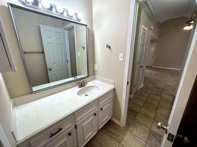 12048 Texas National Boulevard, Willis, TX 77378