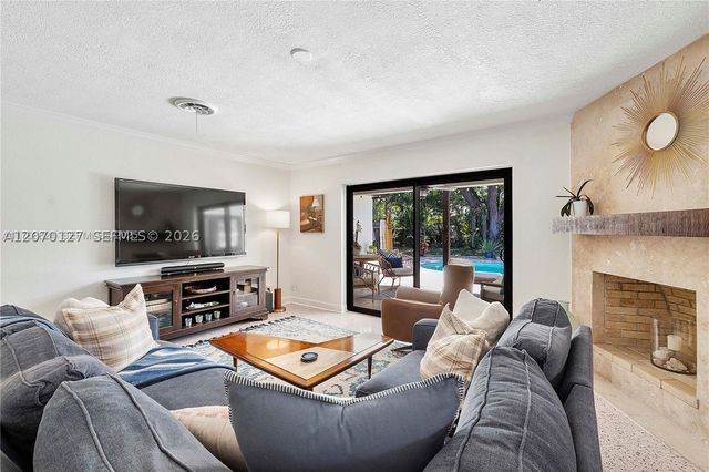 3700 W Park Rd, Hollywood, FL 33021