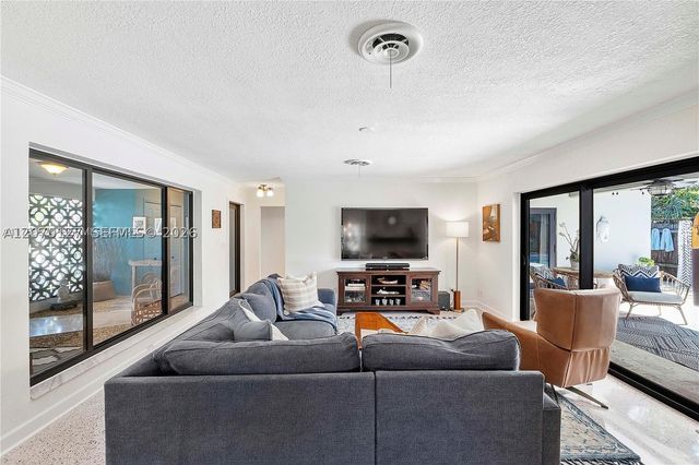 3700 W Park Rd, Hollywood, FL 33021