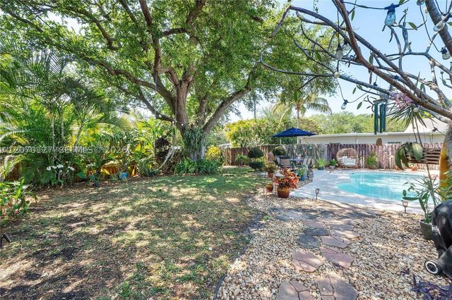 3700 W Park Rd, Hollywood, FL 33021