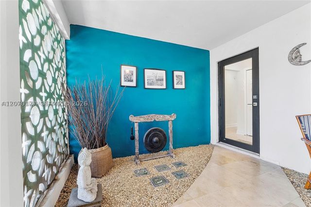 3700 W Park Rd, Hollywood, FL 33021