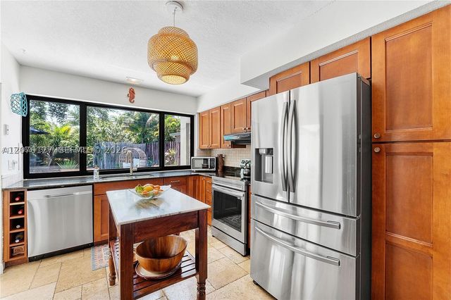 3700 W Park Rd, Hollywood, FL 33021