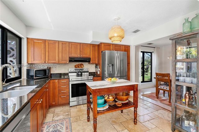 3700 W Park Rd, Hollywood, FL 33021