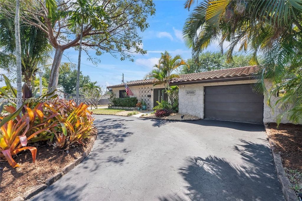 3700 W Park Rd, Hollywood, FL 33021