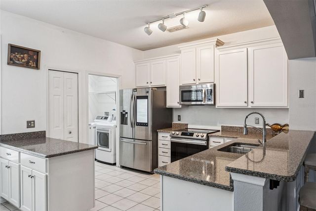 1087 SHIMMERING SAND DRIVE, Ocoee, FL 34761