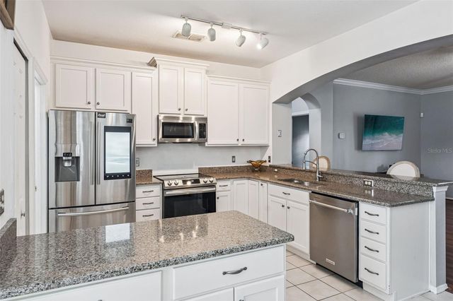 1087 SHIMMERING SAND DRIVE, Ocoee, FL 34761