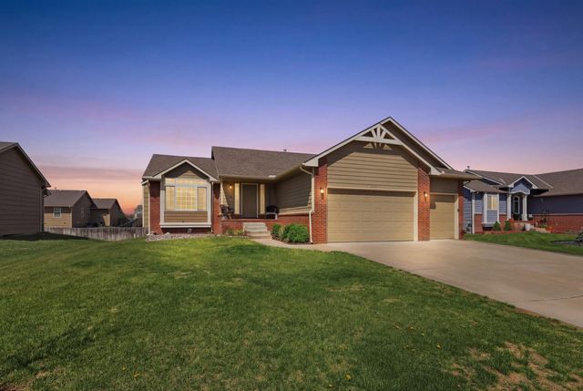 3245 S Bluelake Ct, Wichita, KS 67215